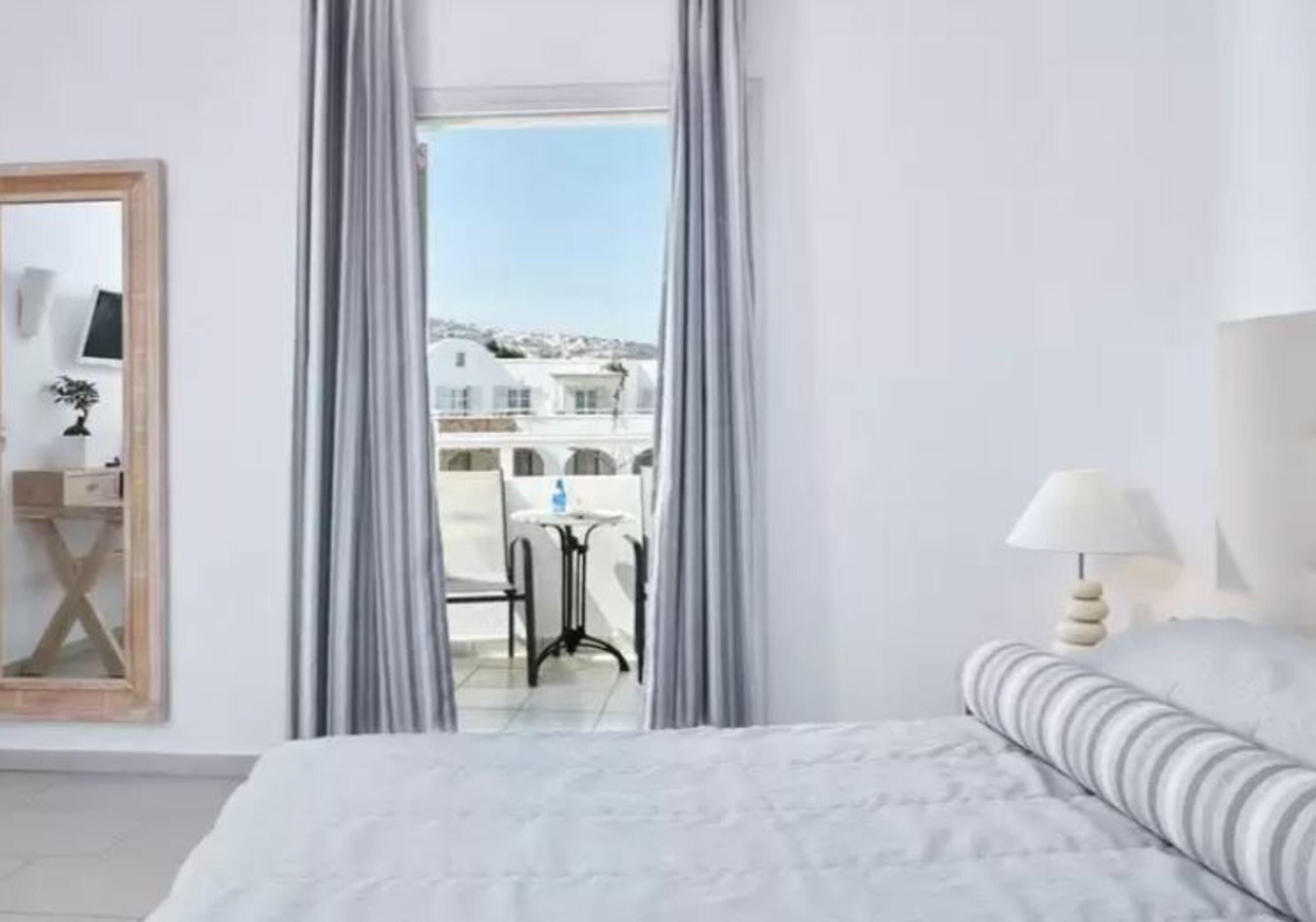 Aegean Plaza Hotel Kamari  Bagian luar foto